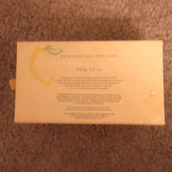 Somerset Citrus & Ginger Exfoliating Body Soap - Picture 5 of 8